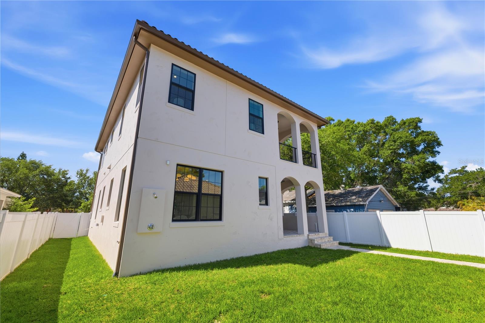 LA SALLE GARDENS - Residential