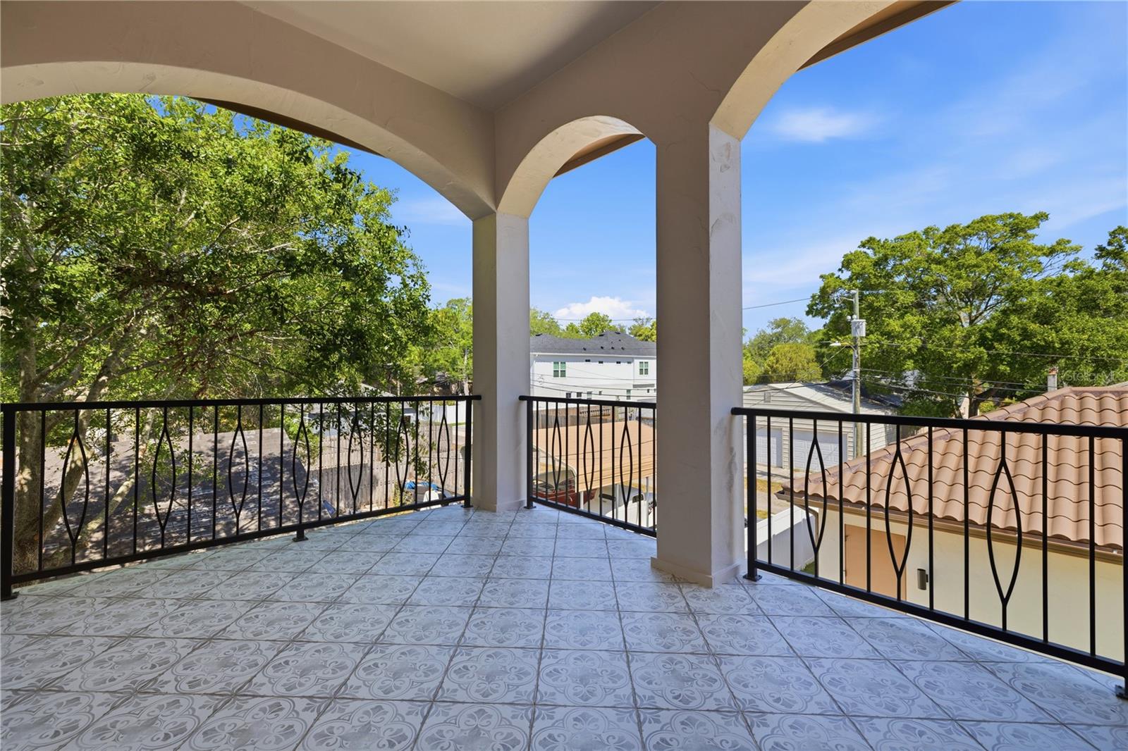 LA SALLE GARDENS - Residential