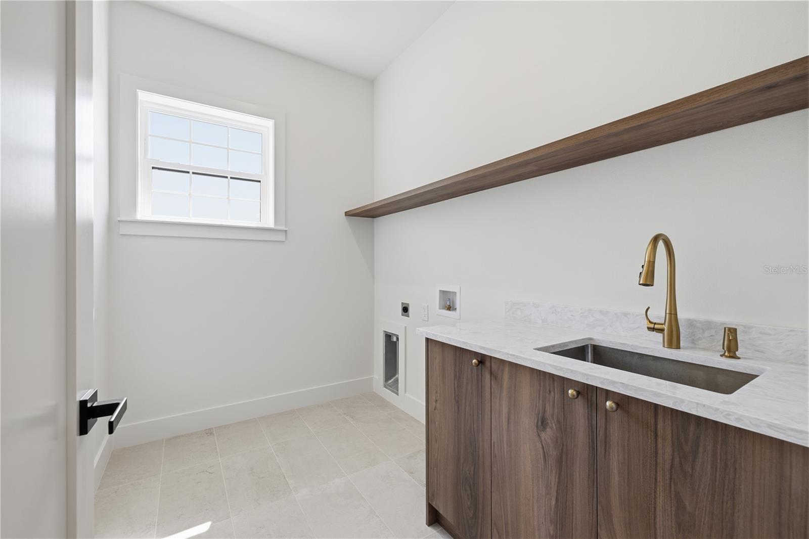 LA SALLE GARDENS - Residential