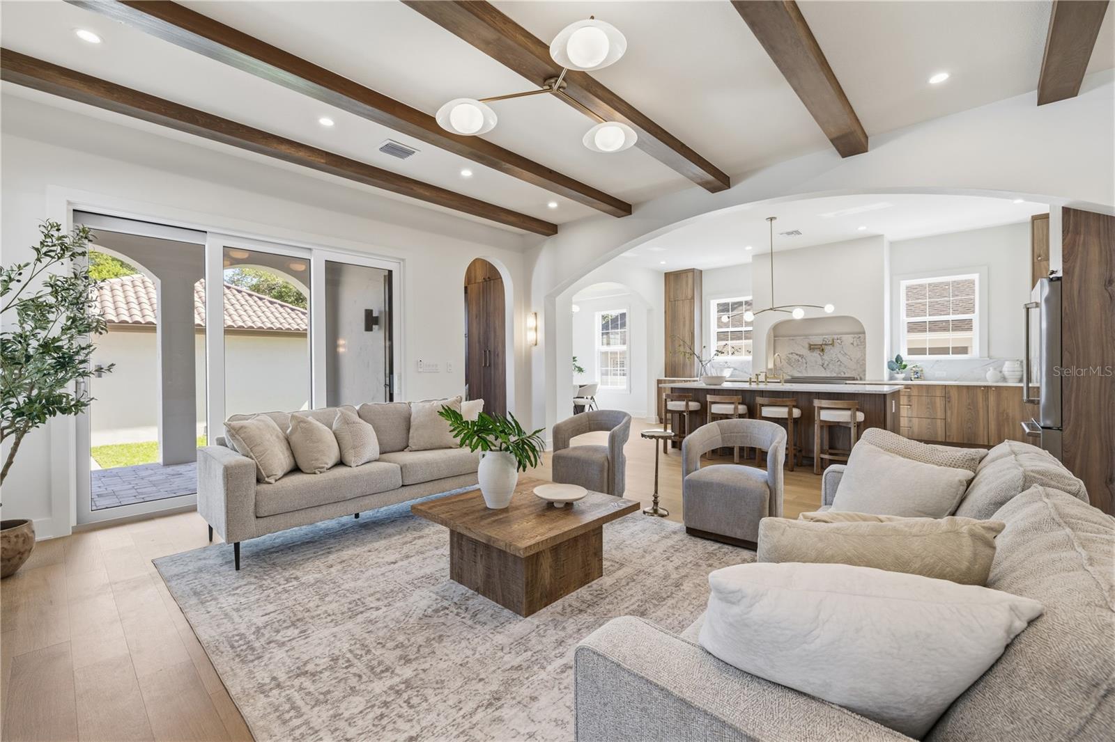 LA SALLE GARDENS - Residential