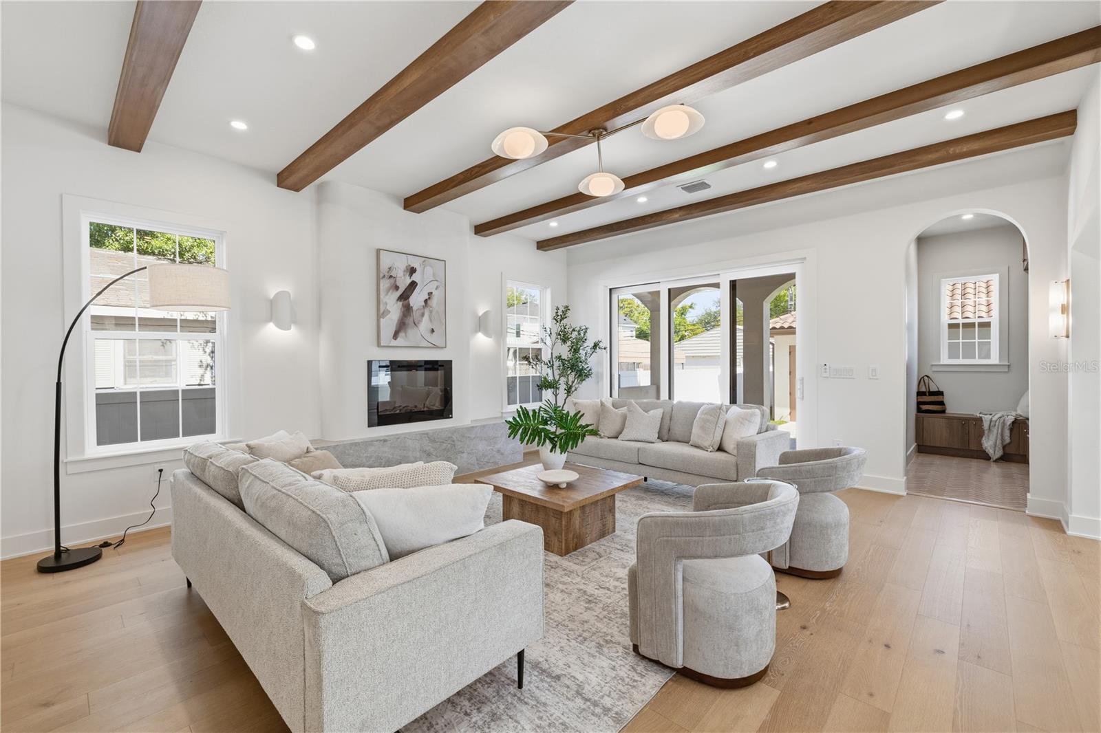 LA SALLE GARDENS - Residential