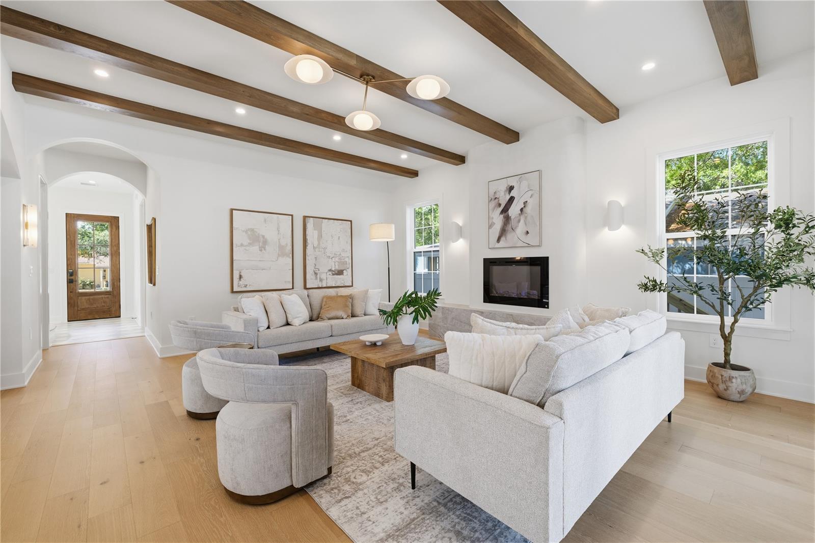 LA SALLE GARDENS - Residential