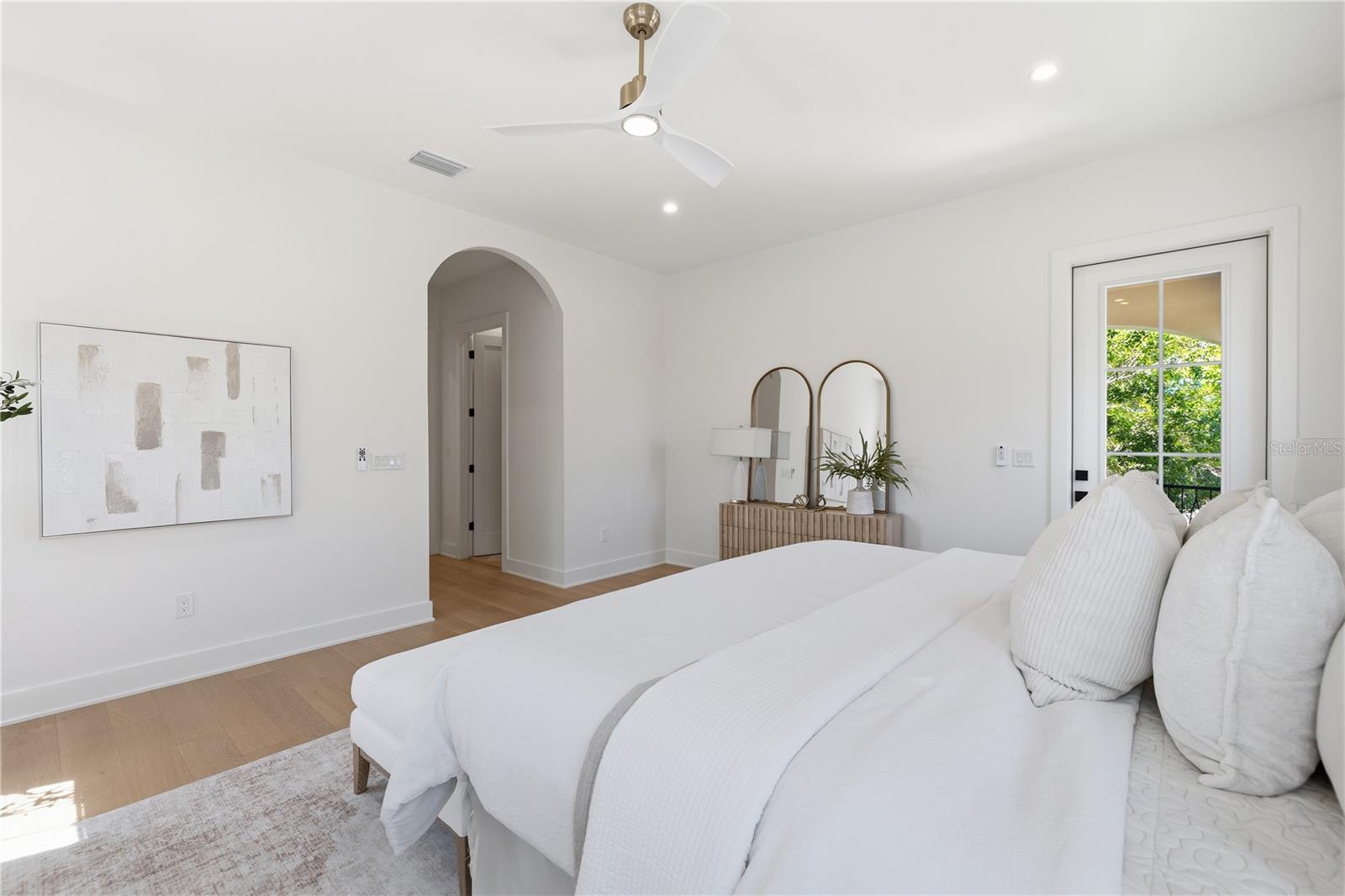 LA SALLE GARDENS - Residential