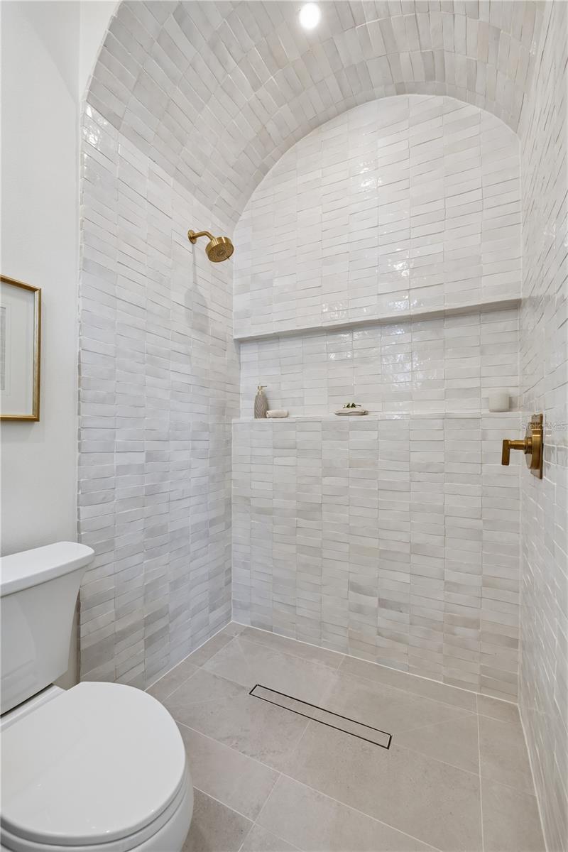 LA SALLE GARDENS - Residential