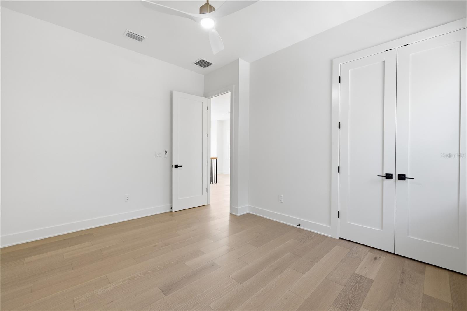 LA SALLE GARDENS - Residential