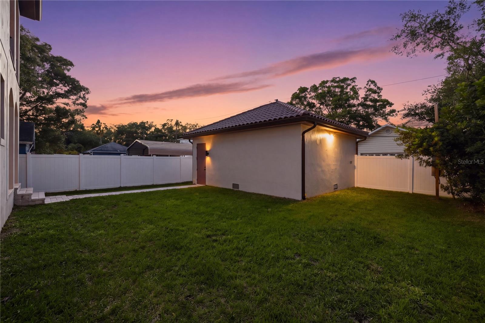 LA SALLE GARDENS - Residential