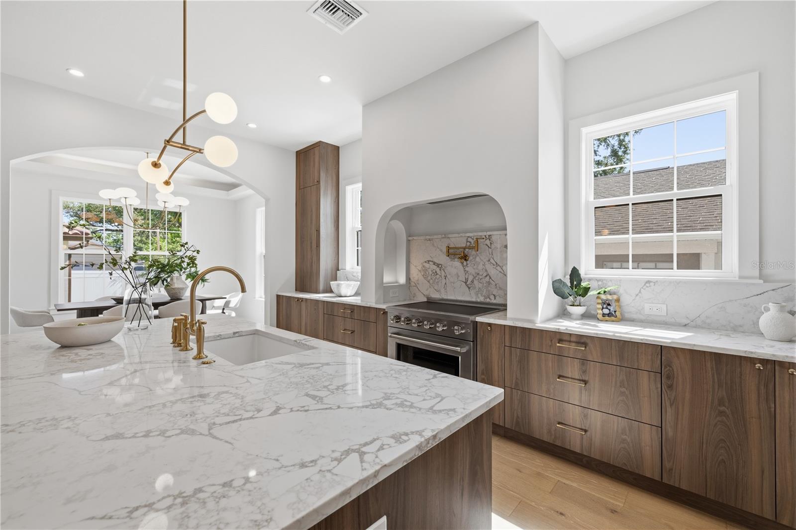 LA SALLE GARDENS - Residential