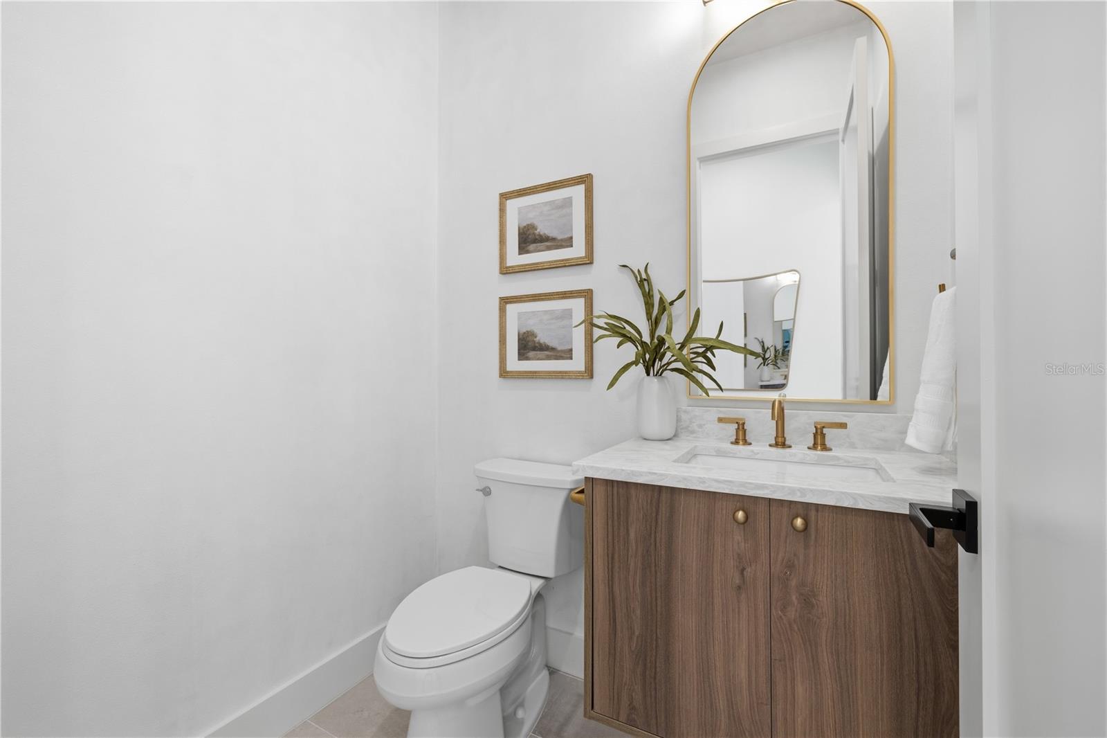 LA SALLE GARDENS - Residential