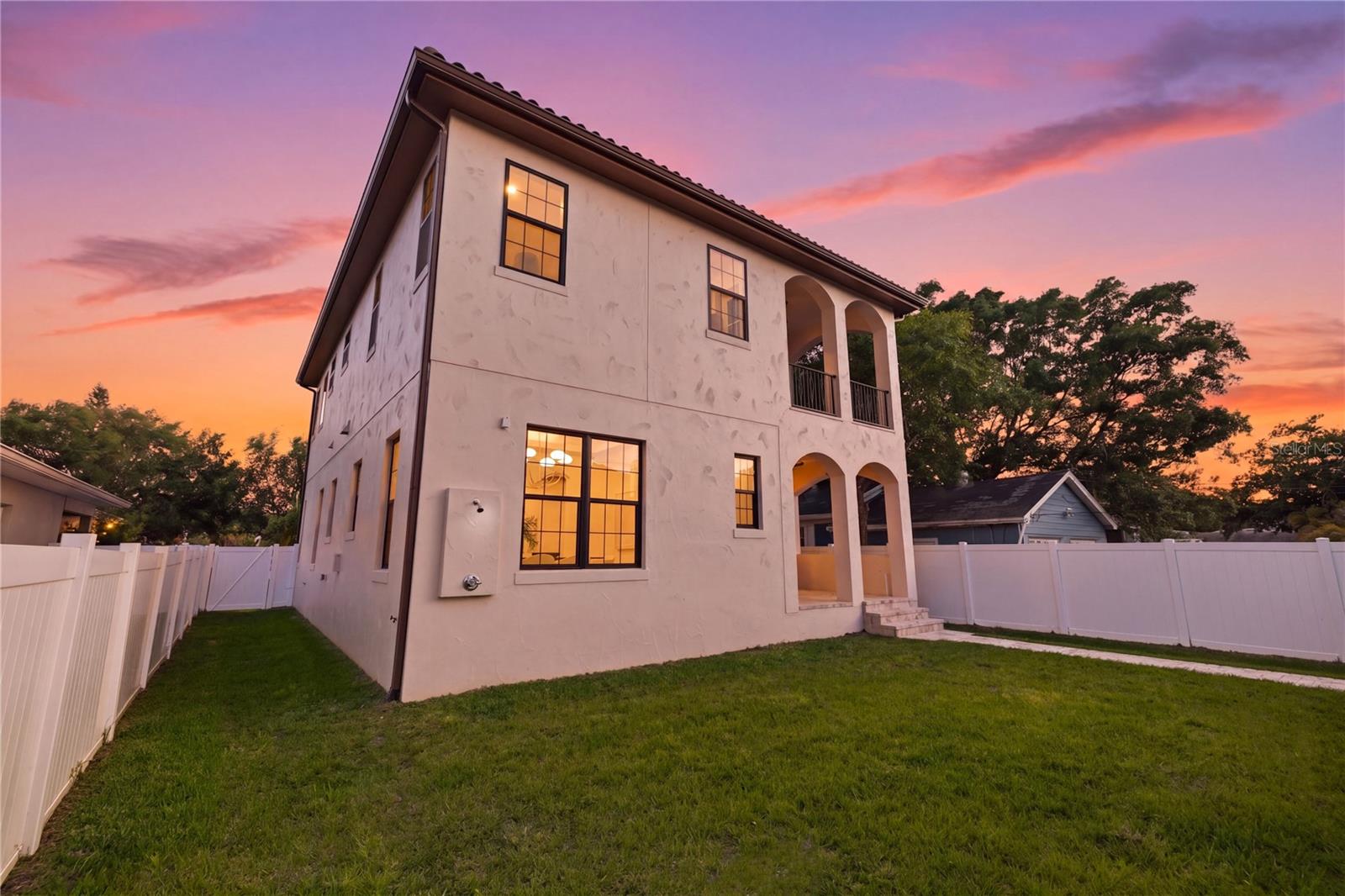 LA SALLE GARDENS - Residential