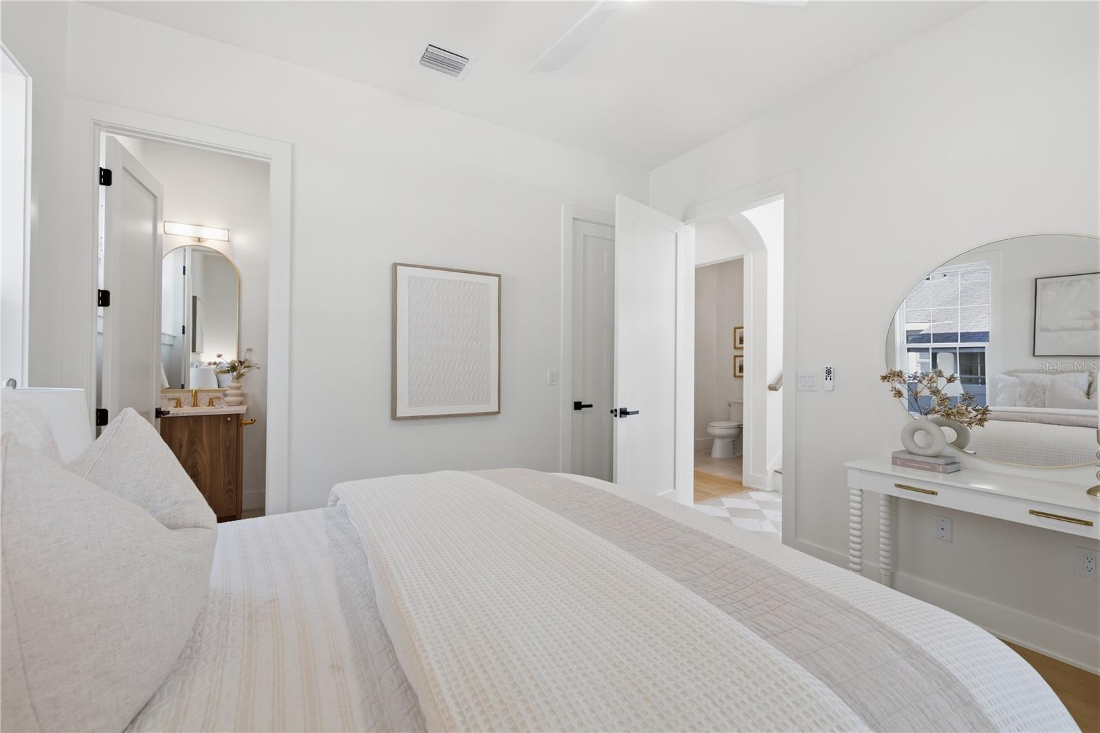 LA SALLE GARDENS - Residential