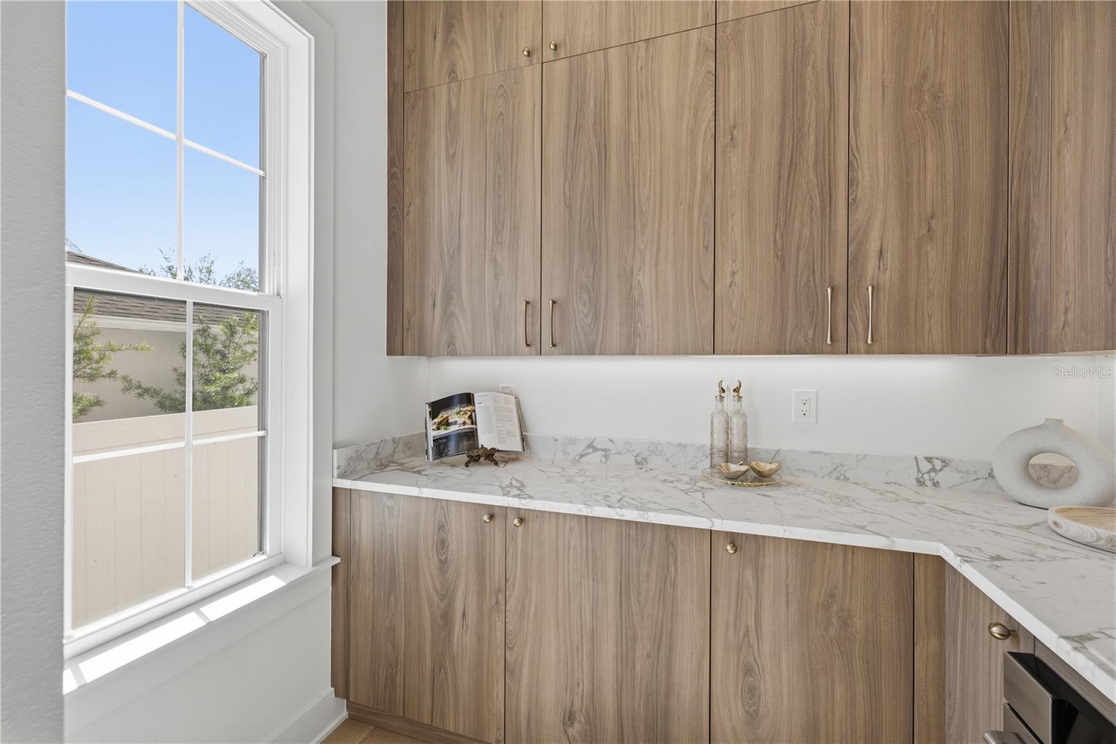 LA SALLE GARDENS - Residential