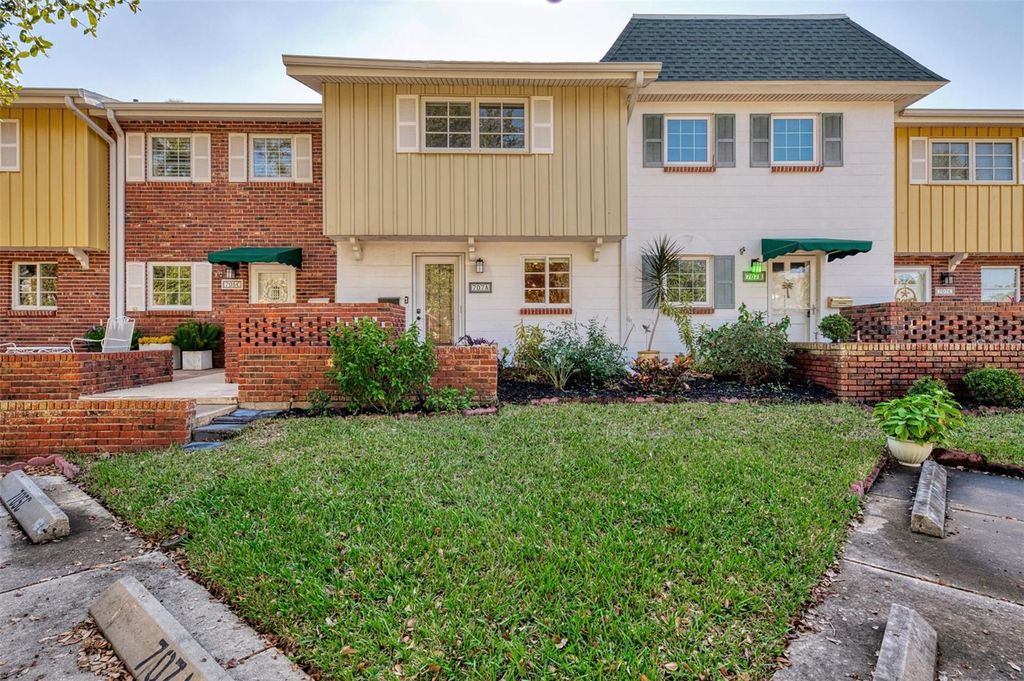 Photo of 707 W Venice Avenue #707A, Venice, FL 34285 (MLS # A4676600)