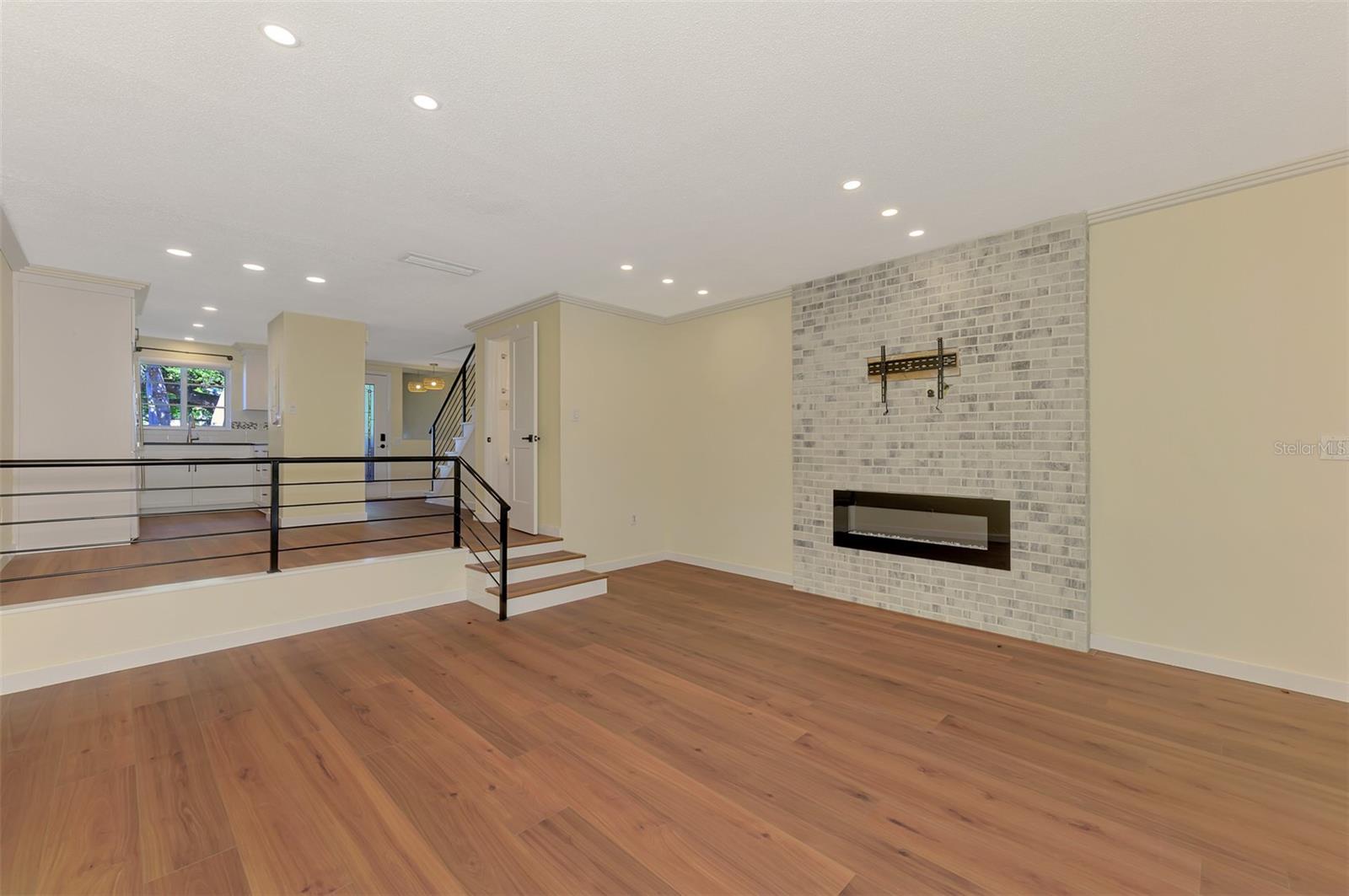 VENICE TOWN HOUSE - Residential