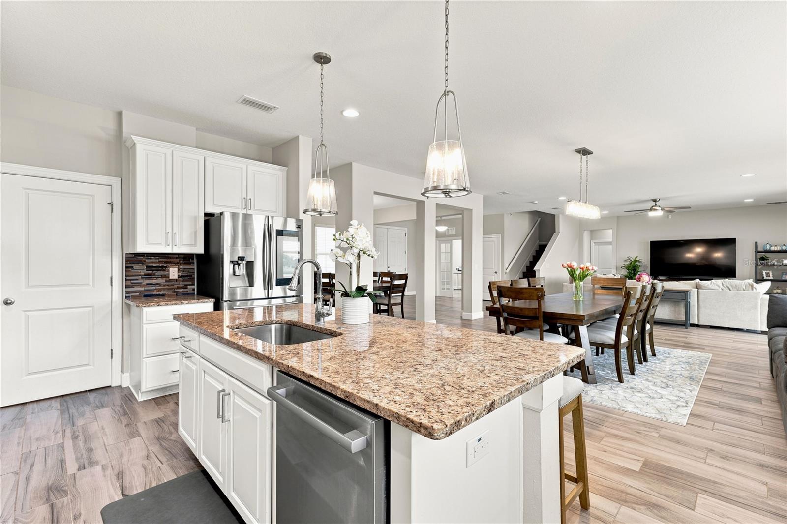 7697 ROMA DUNE DRIVE