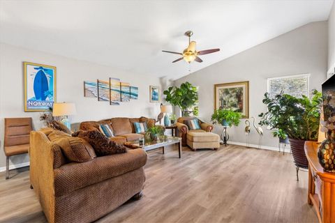 Tiny photo for 12403 NE 51st Drive, Oxford, FL 34484 (MLS # A4676370)