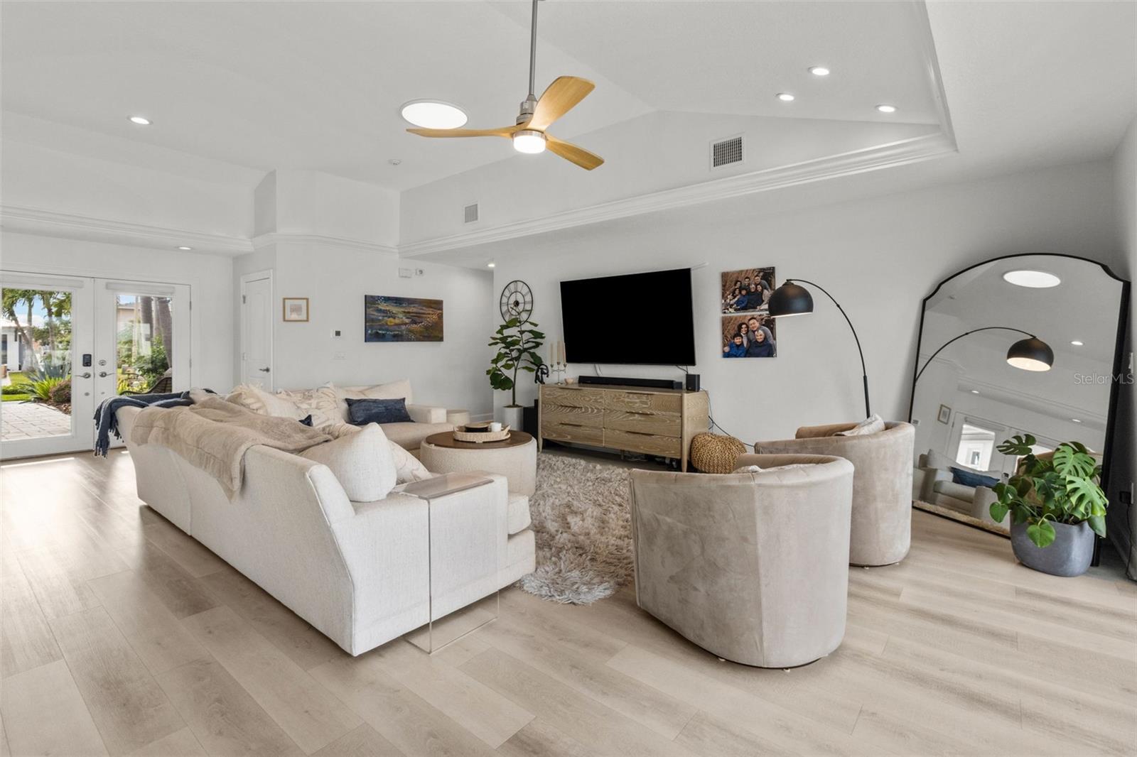 SOUTH CSWY ISLE YACHT CLUB 4TH ADD - Residential