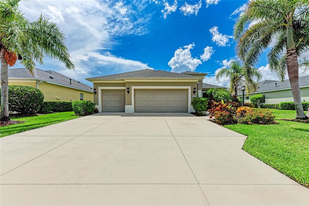 Photo of 12051 Forest Park Circle, Bradenton, FL 34211 (MLS # A4662024)