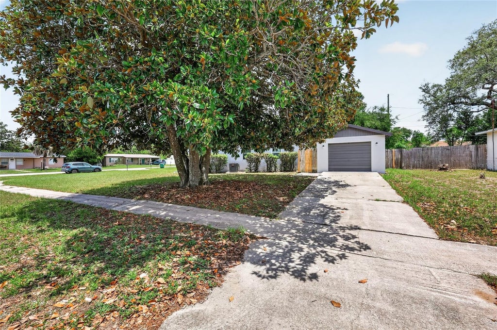Photo of 923 Henderson Street, Deltona, FL 32725 (MLS # O6416055)