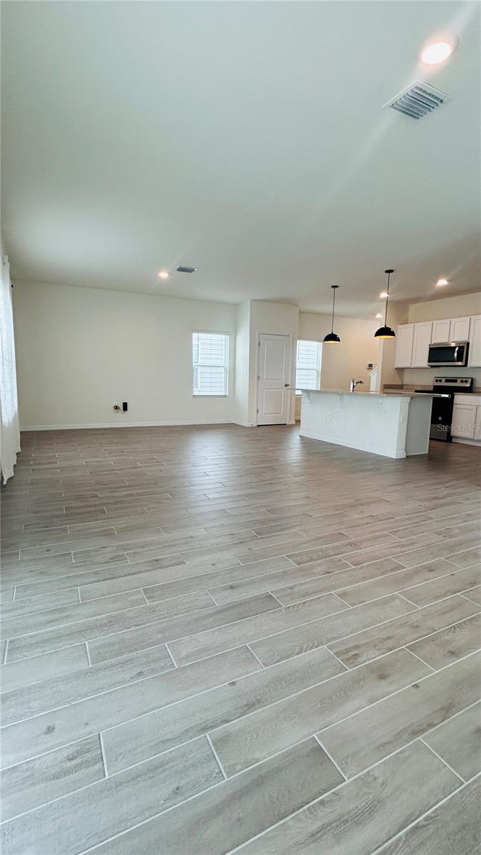 OAKS PRESERVE PH 1 PB 37 PG 66 - Residential Lease