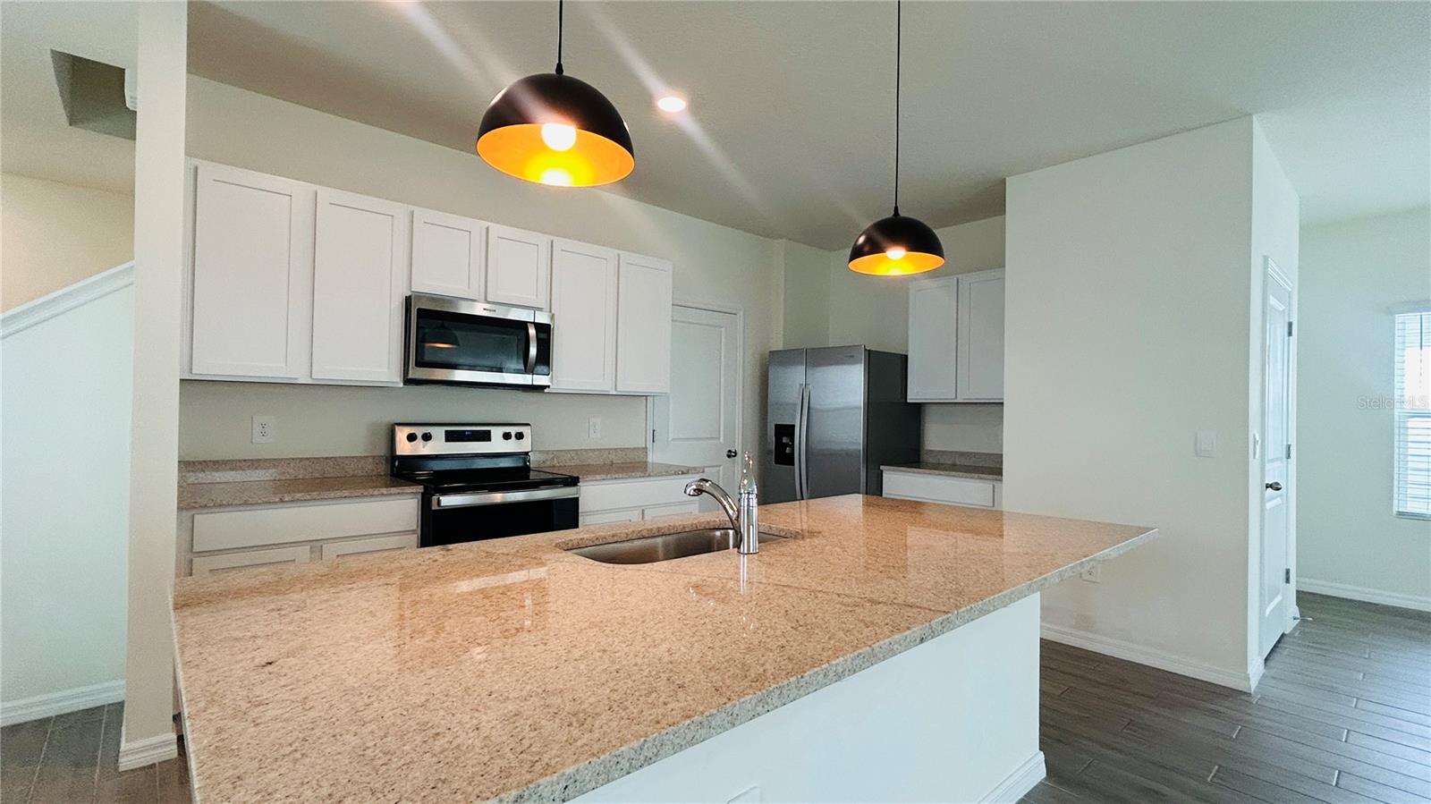 OAKS PRESERVE PH 1 PB 37 PG 66 - Residential Lease