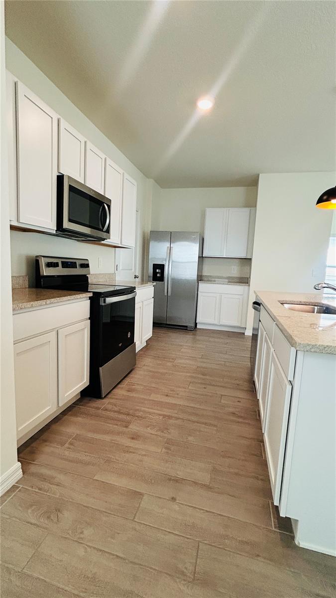 OAKS PRESERVE PH 1 PB 37 PG 66 - Residential Lease