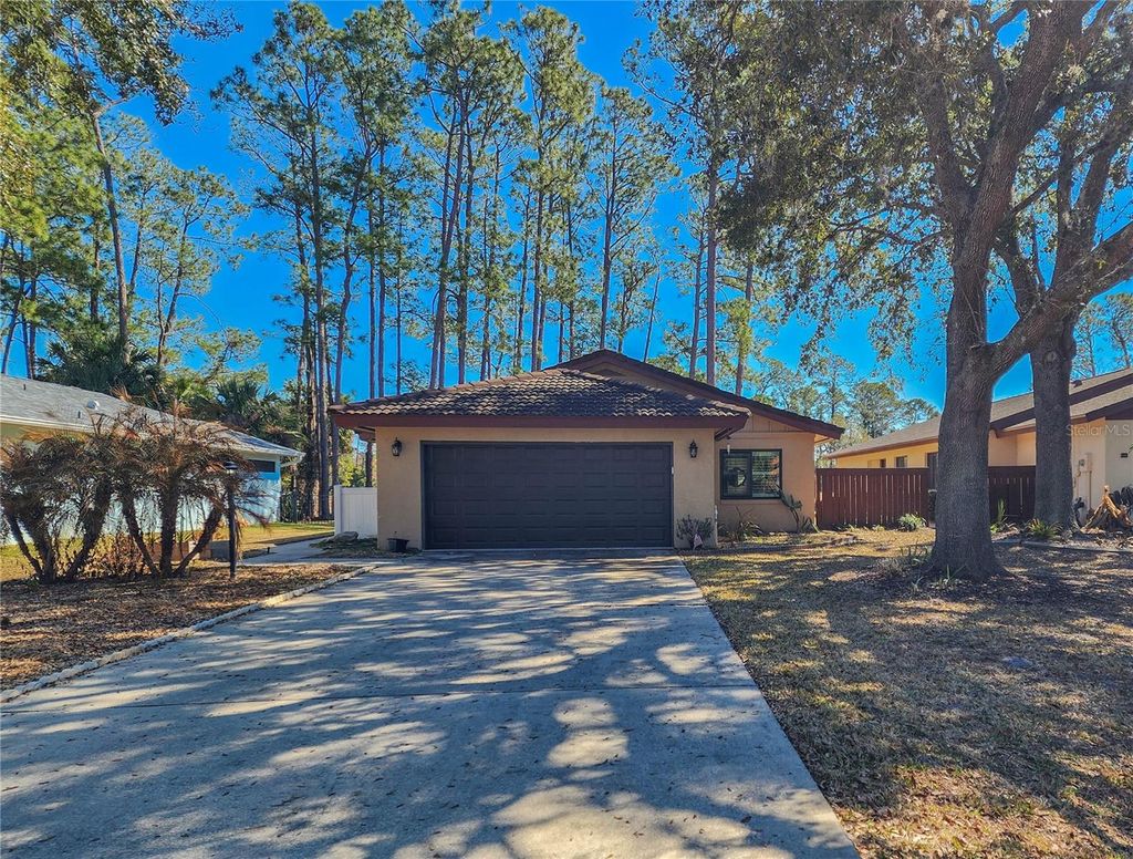 Photo of 31 Lago Vista Place, Palm Coast, FL 32164 (MLS # FC315828)