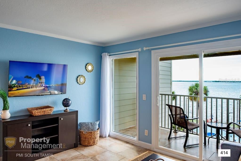 2506 N ROCKY POINT DRIVE 414