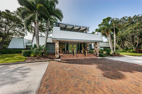 A home in PALM HARBOR