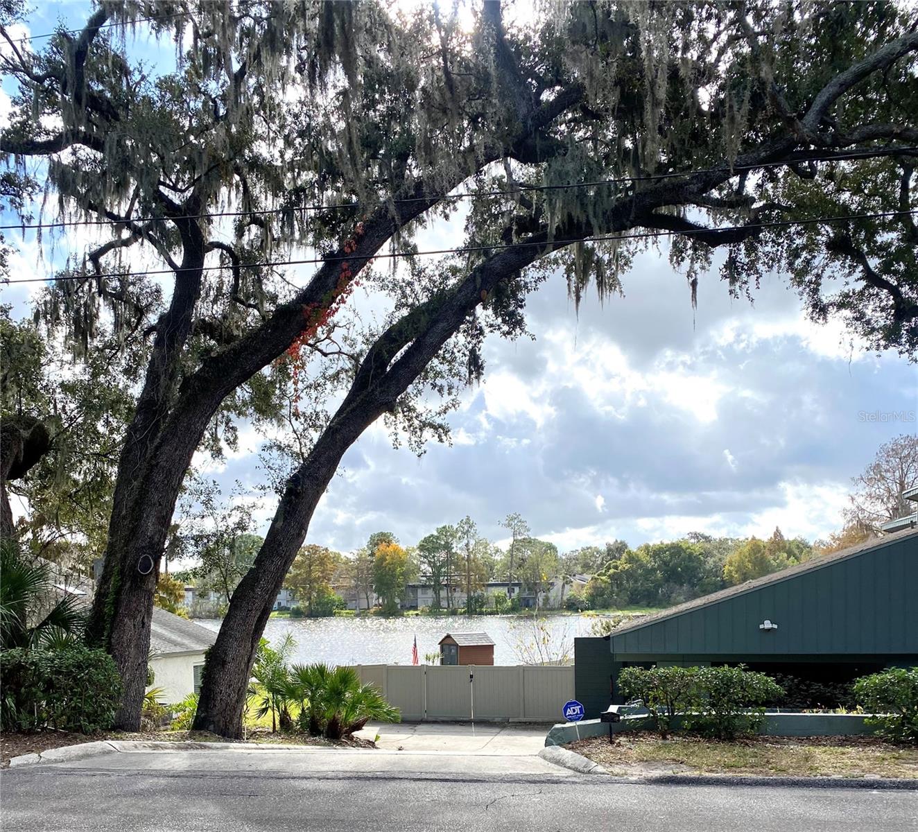 WOODFIELD RIVER OAKS - Residential