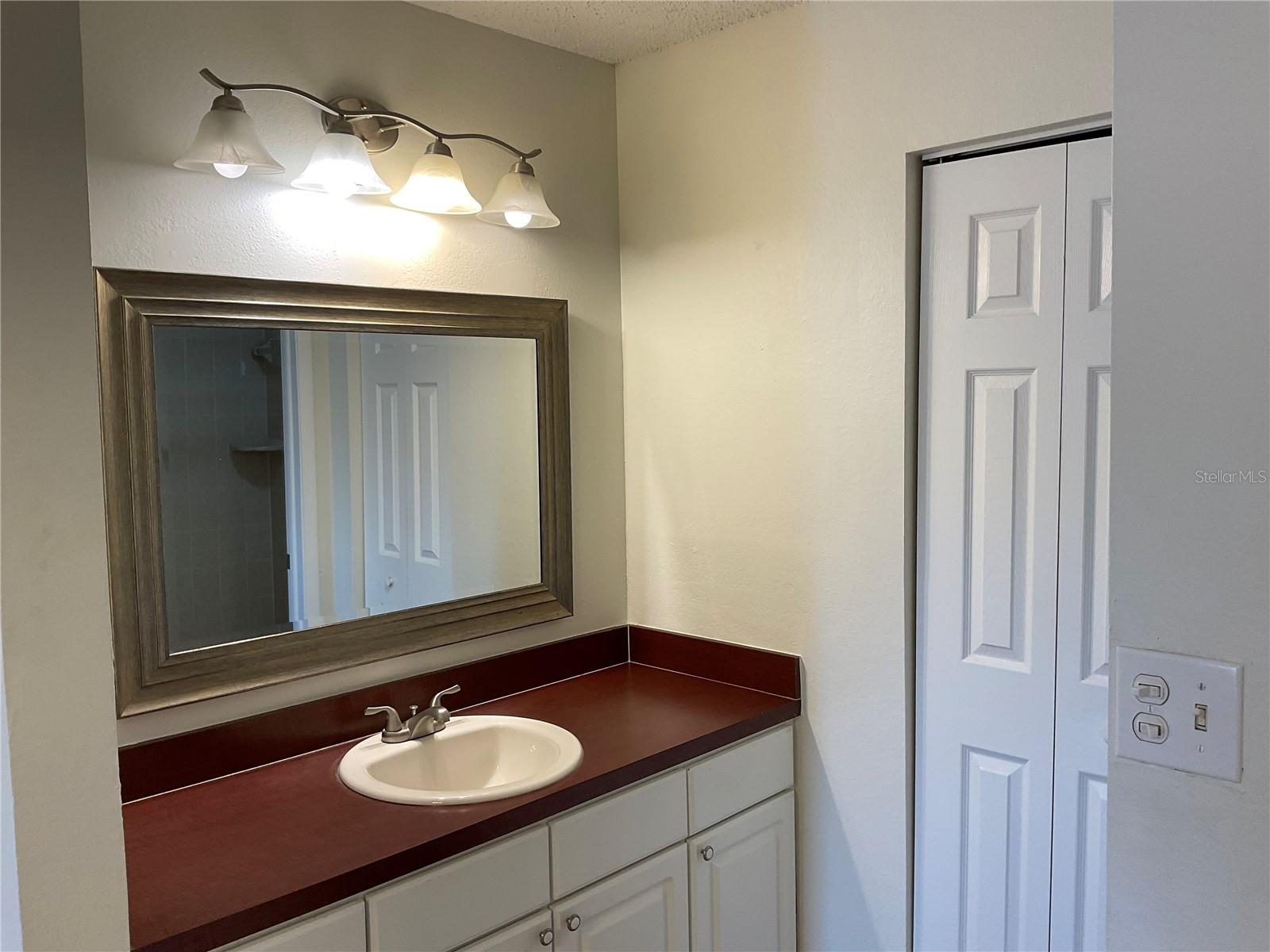 CARROLL OAKS - Residential Lease