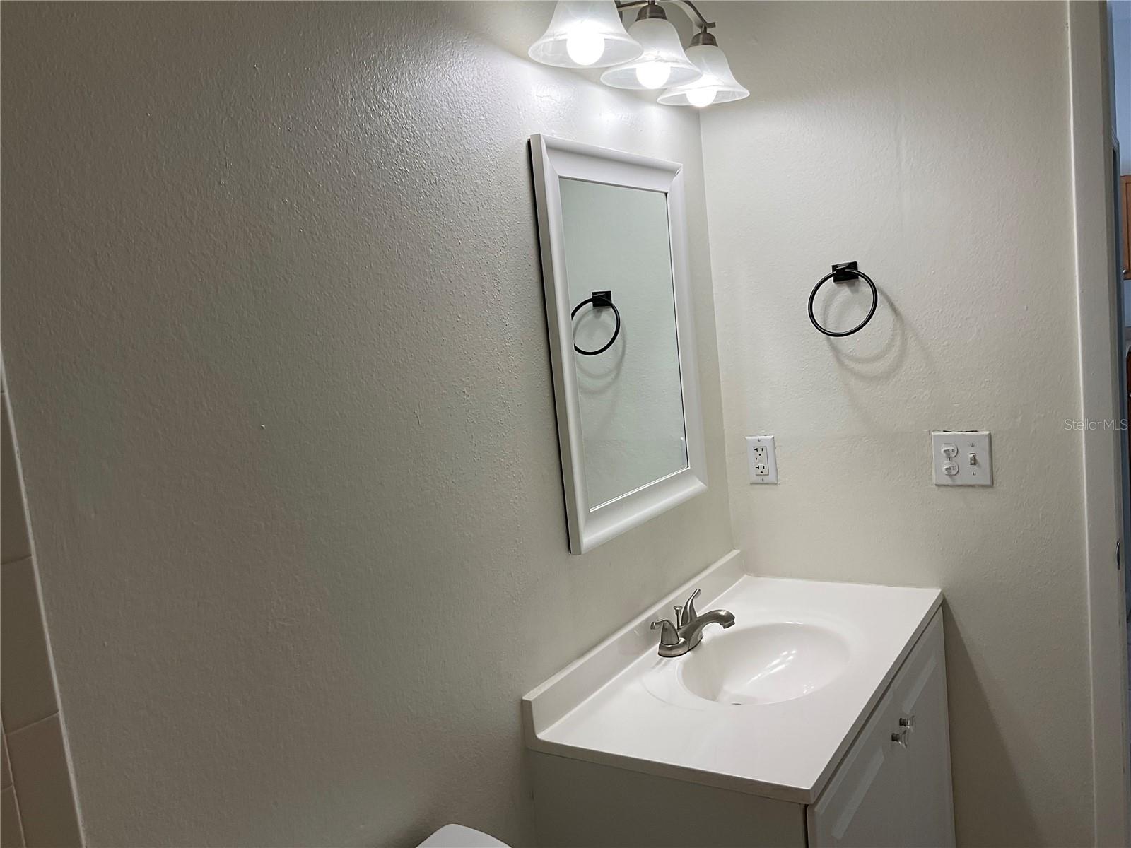 CARROLL OAKS - Residential Lease