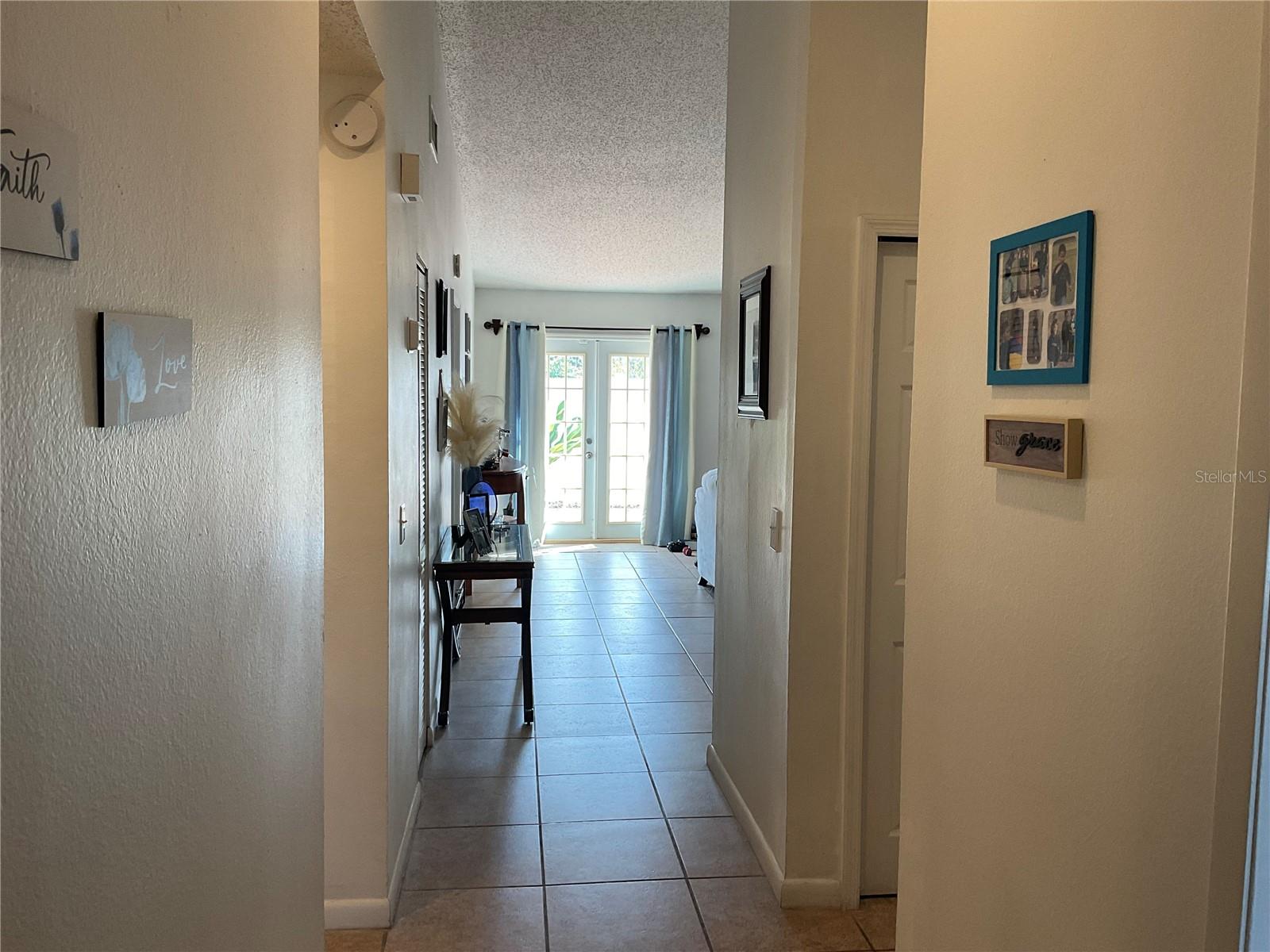 CARROLL OAKS - Residential Lease