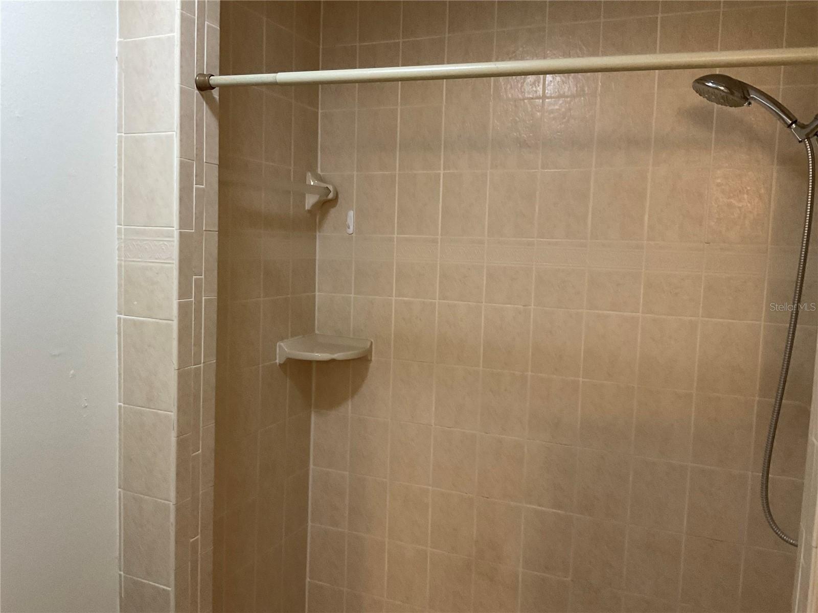 CARROLL OAKS - Residential Lease