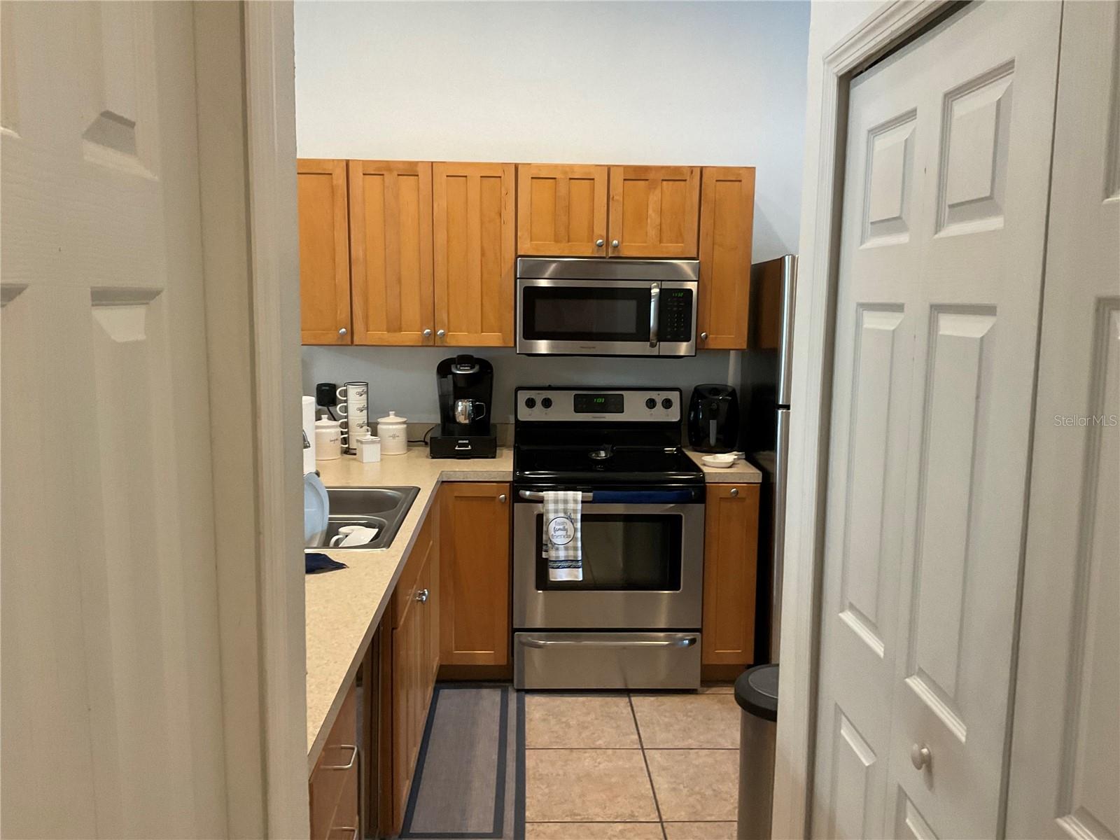 CARROLL OAKS - Residential Lease