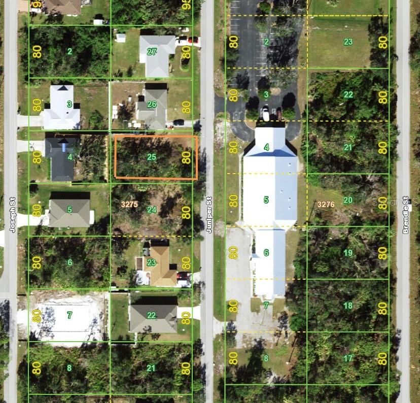 Build your dream house here! No HOA. Some existing neighbor's fences give privacy. Public boat ramp 5 min away. Fire hydrant few blocks away. Public water and sewer is available in that street. Priced well below appraised value for a quick sale.