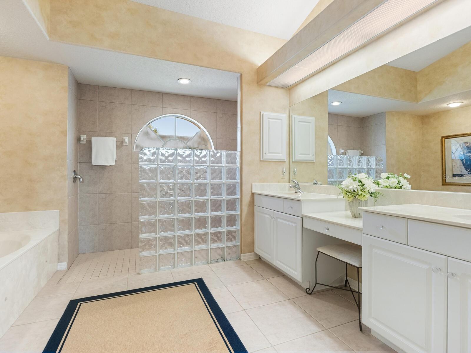 HIDDEN LAKES CLUB PH 1 - Residential