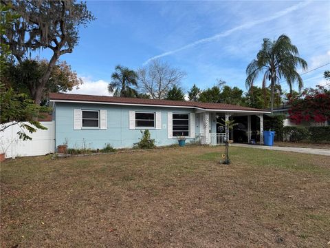 Photo of 7016 Filbert Lane, Temple Terrace, FL 33637 (MLS # TB8454497)