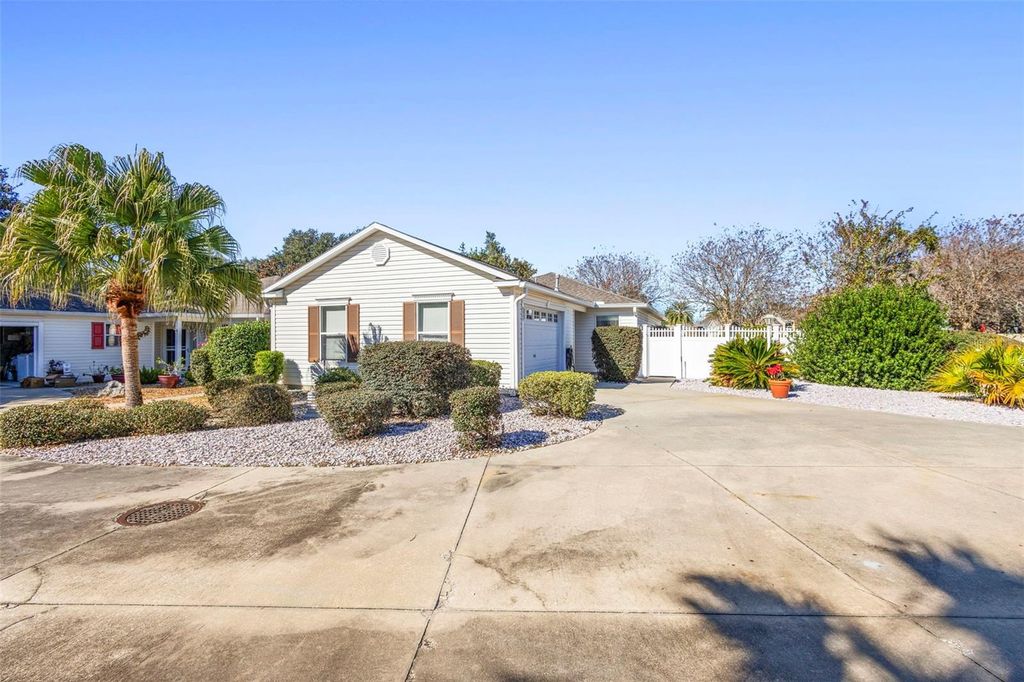 Photo of 9089 SE 177th Belmont Place, The Villages, FL 32162 (MLS # O6369100)