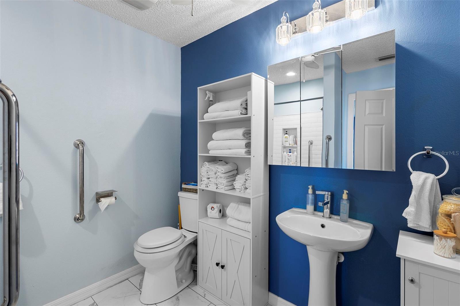 COURTYARD VILLAS - Residential