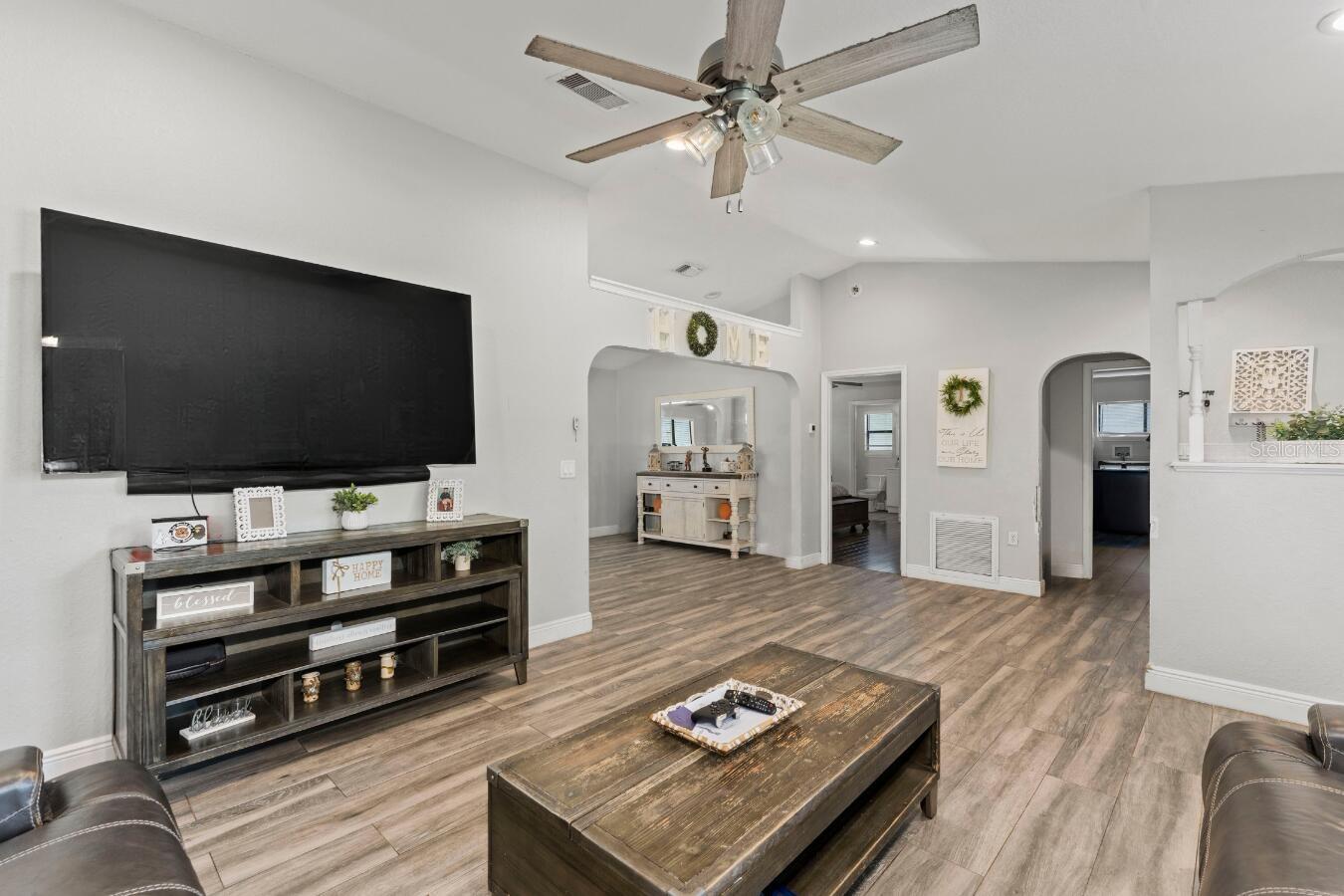 CHAUDOIN HILLS - Residential