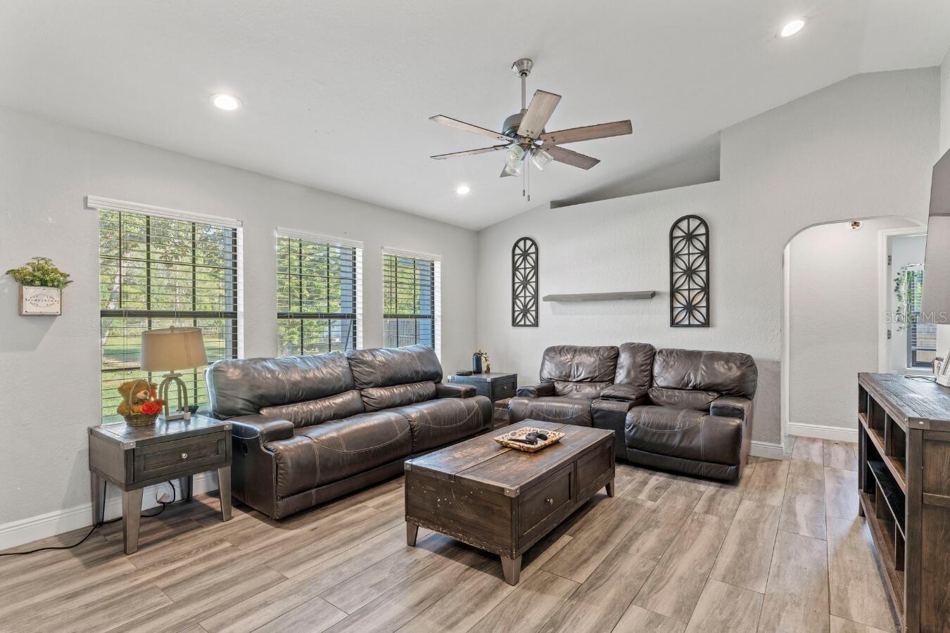 CHAUDOIN HILLS - Residential