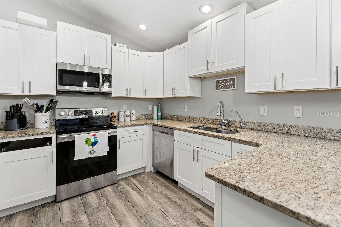 CHAUDOIN HILLS - Residential