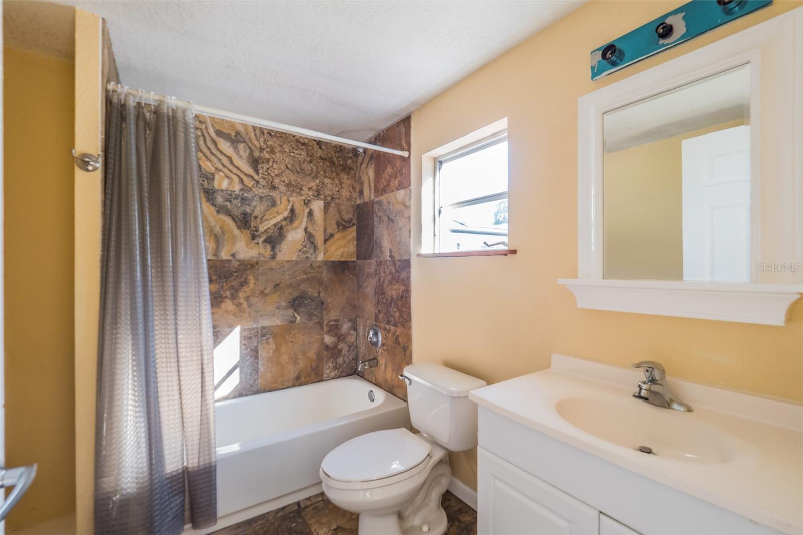 LEESBURG PALMORA PARK - Residential