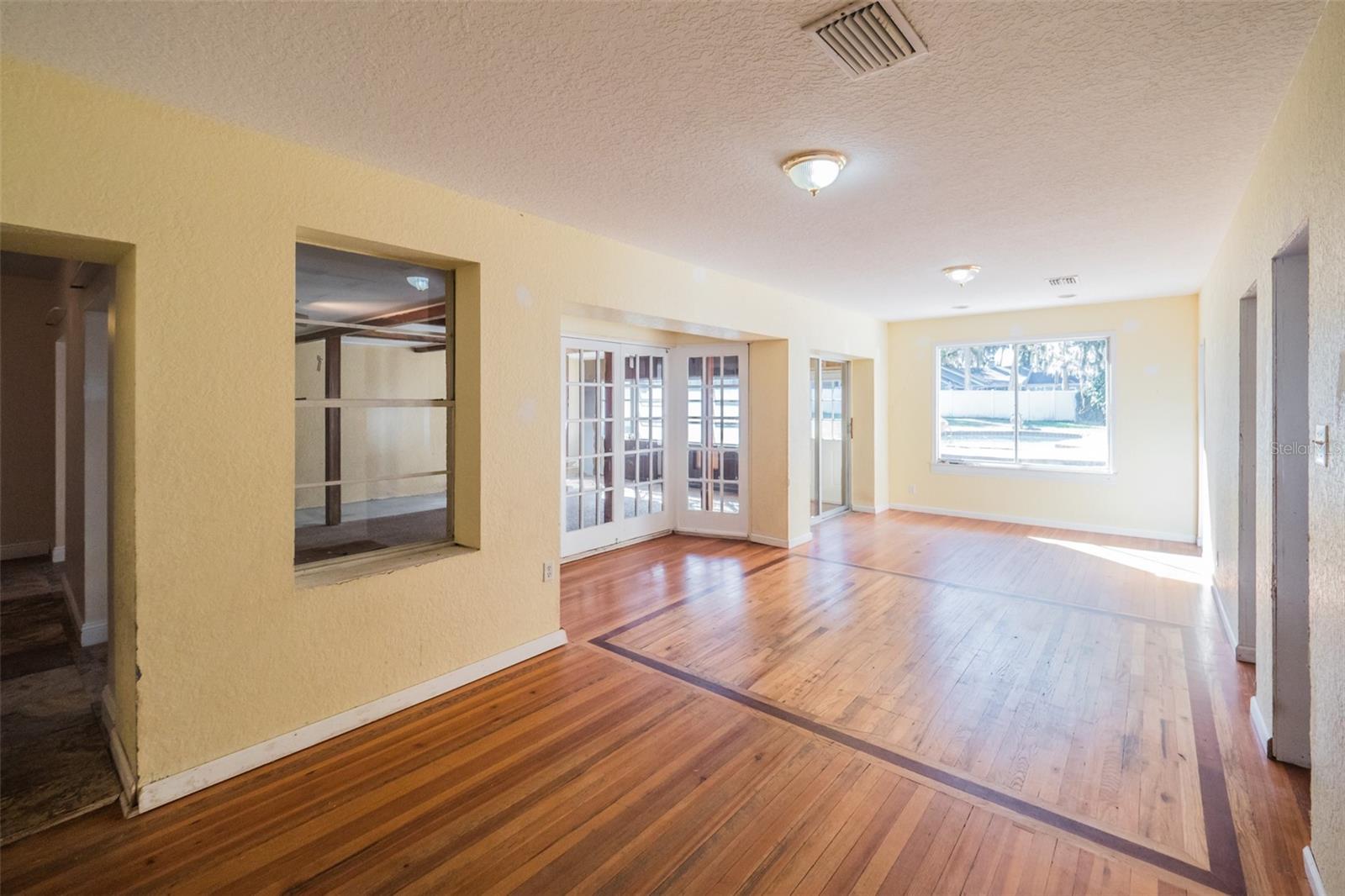 LEESBURG PALMORA PARK - Residential