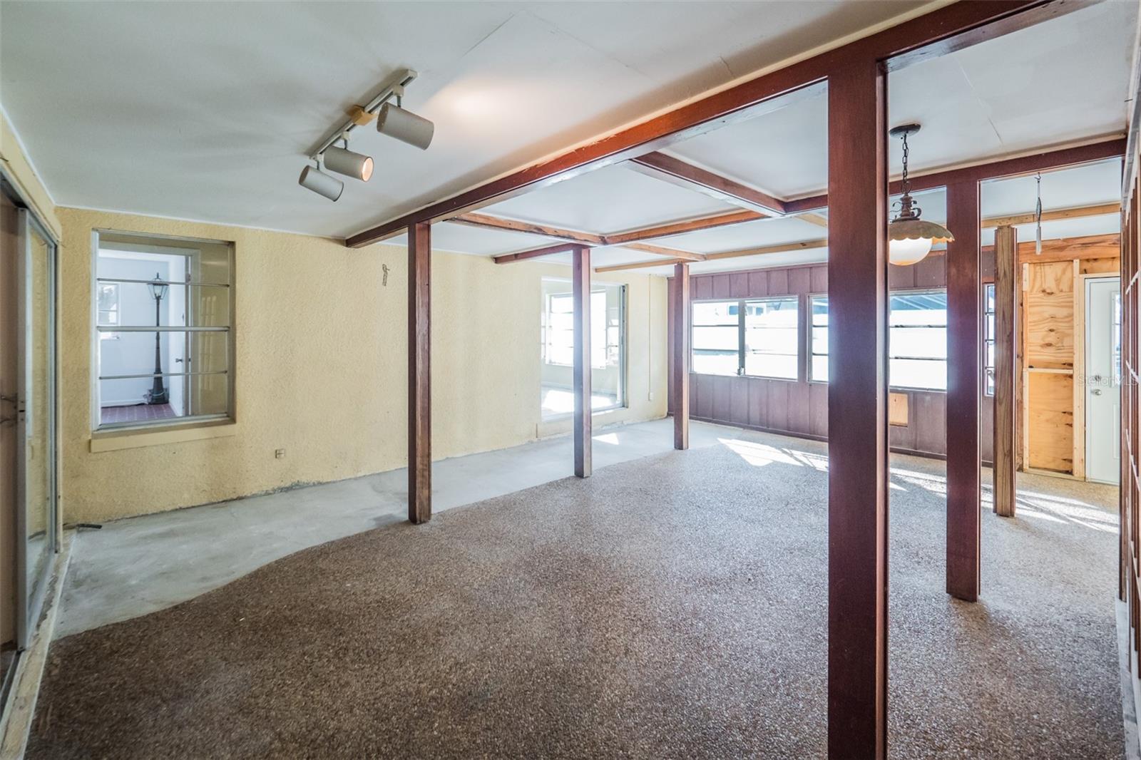 LEESBURG PALMORA PARK - Residential