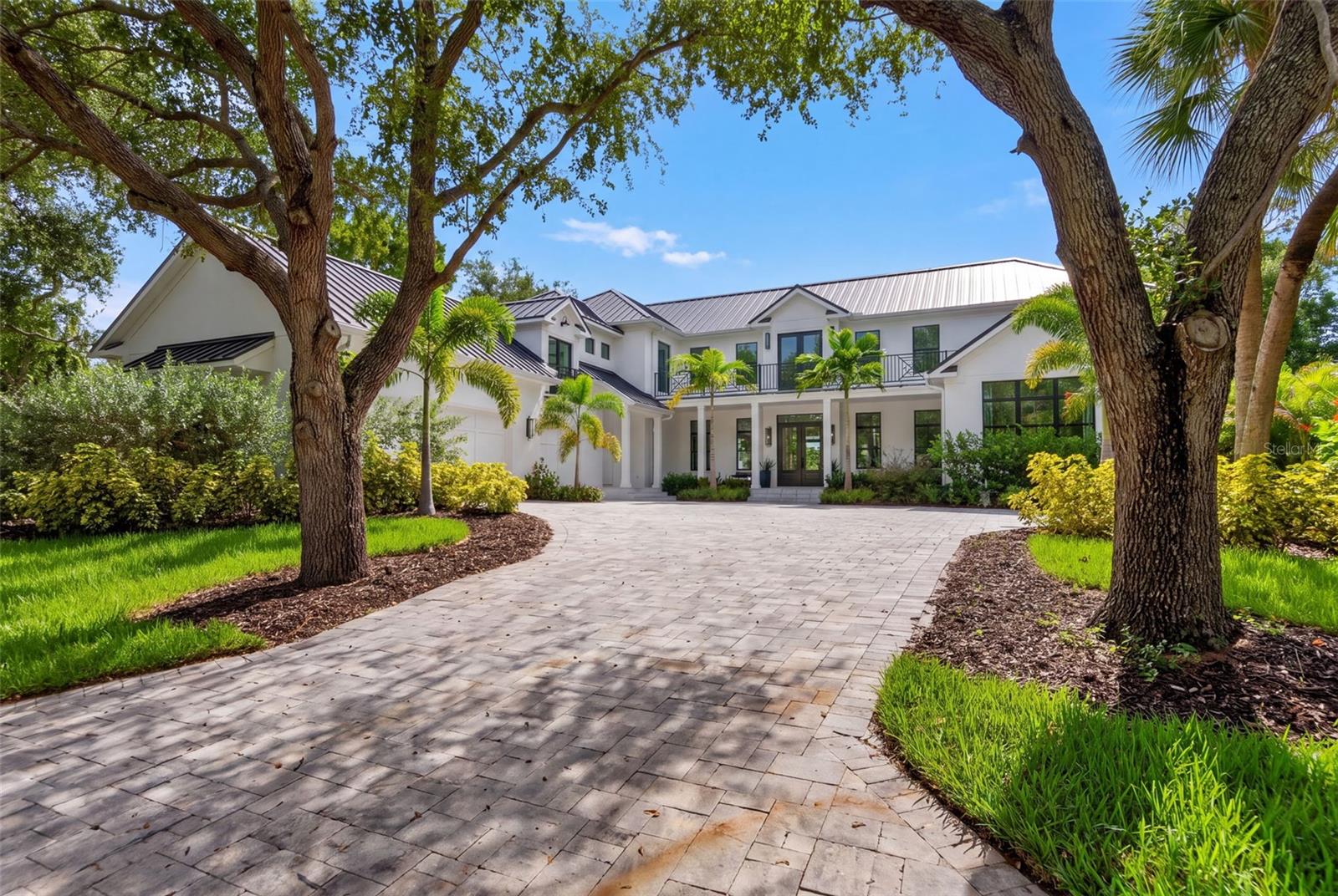 656 TROPICAL CIRCLE