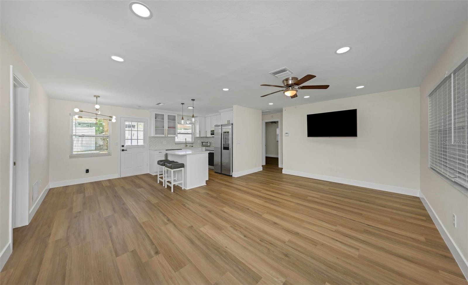 1806 VANCOUVER DRIVE