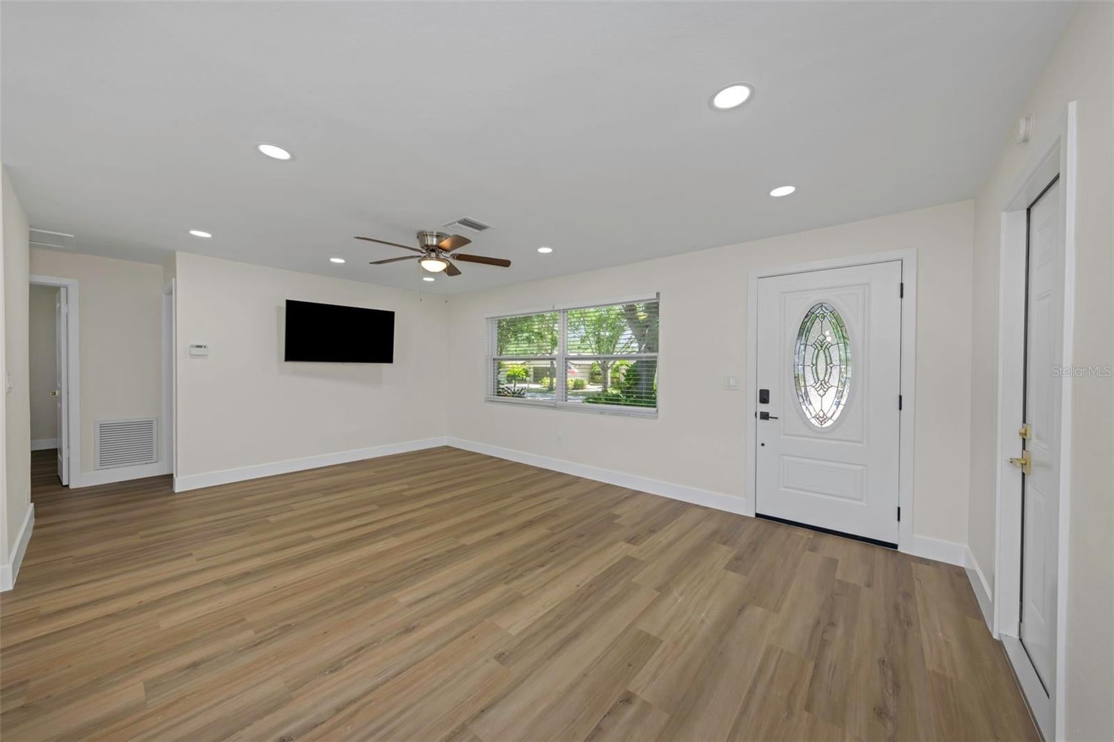 1806 VANCOUVER DRIVE