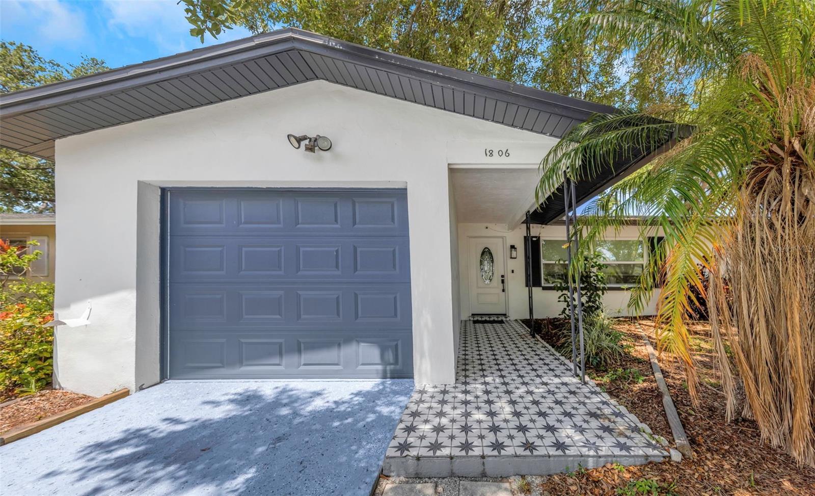 1806 VANCOUVER DRIVE