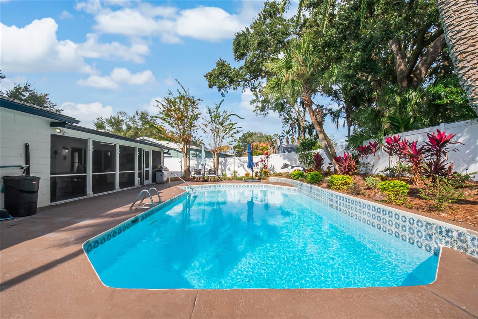 SPRING OAKS UNIT 4 - Residential